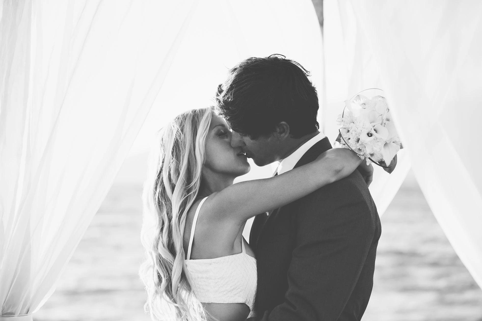 What to look out for when choosing a wedding photographer?